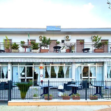 Hotel Villa Lorena Rimini Exteriér fotografie