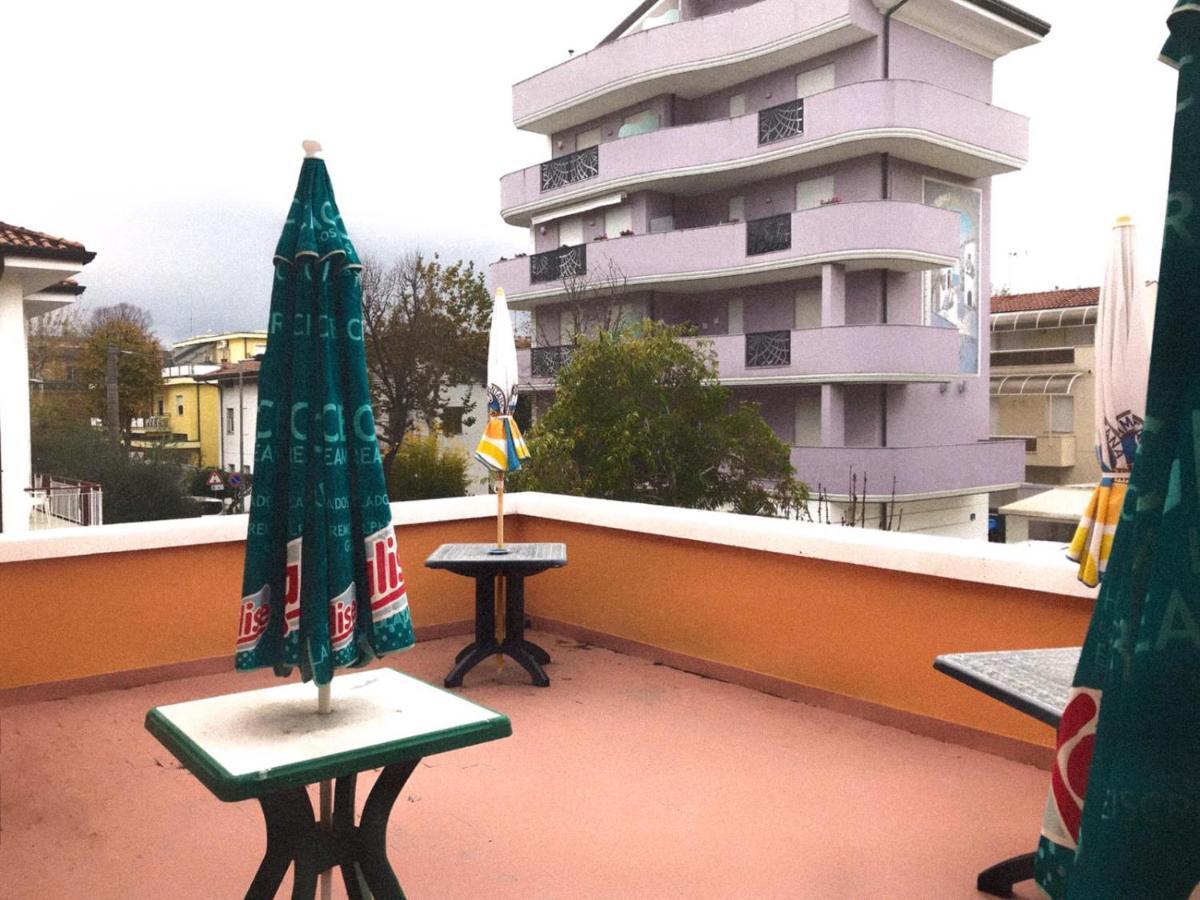 Hotel Villa Lorena Rimini Exteriér fotografie