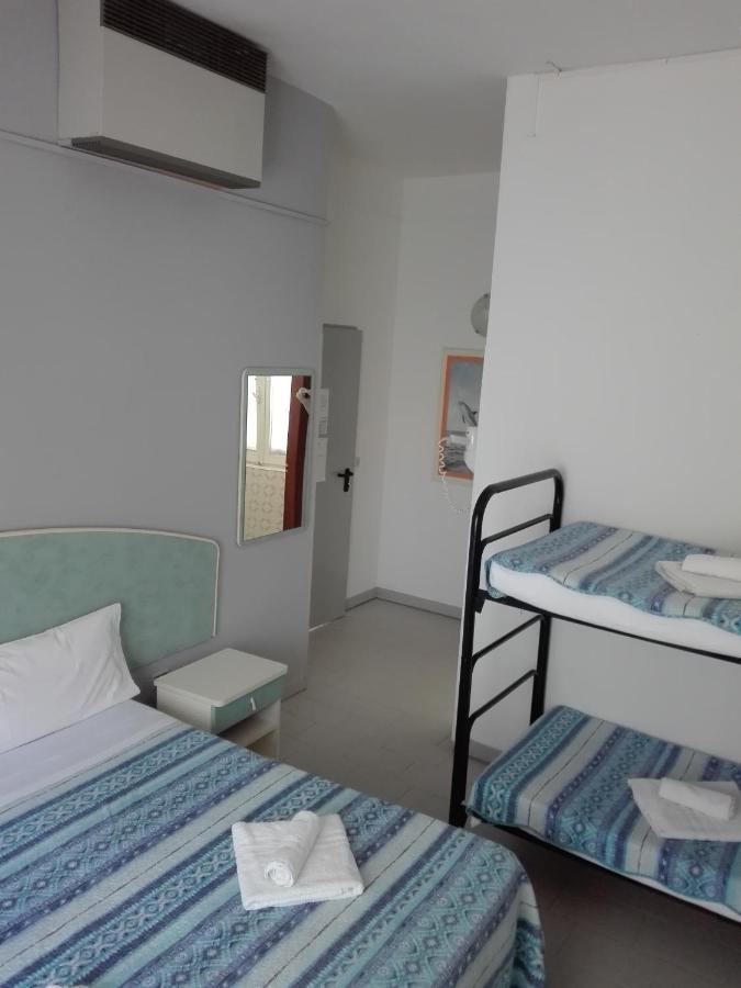Hotel Villa Lorena Rimini Exteriér fotografie