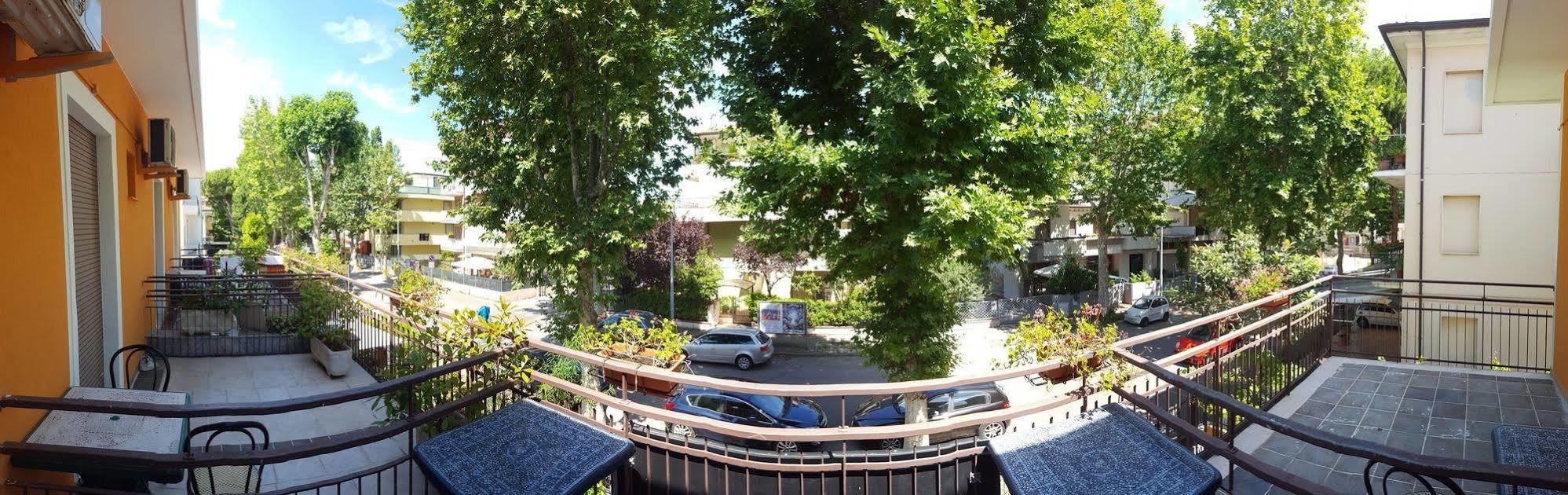Hotel Villa Lorena Rimini Exteriér fotografie