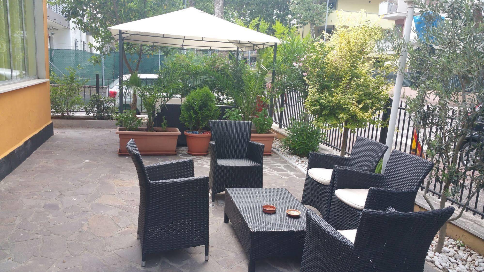 Hotel Villa Lorena Rimini Exteriér fotografie